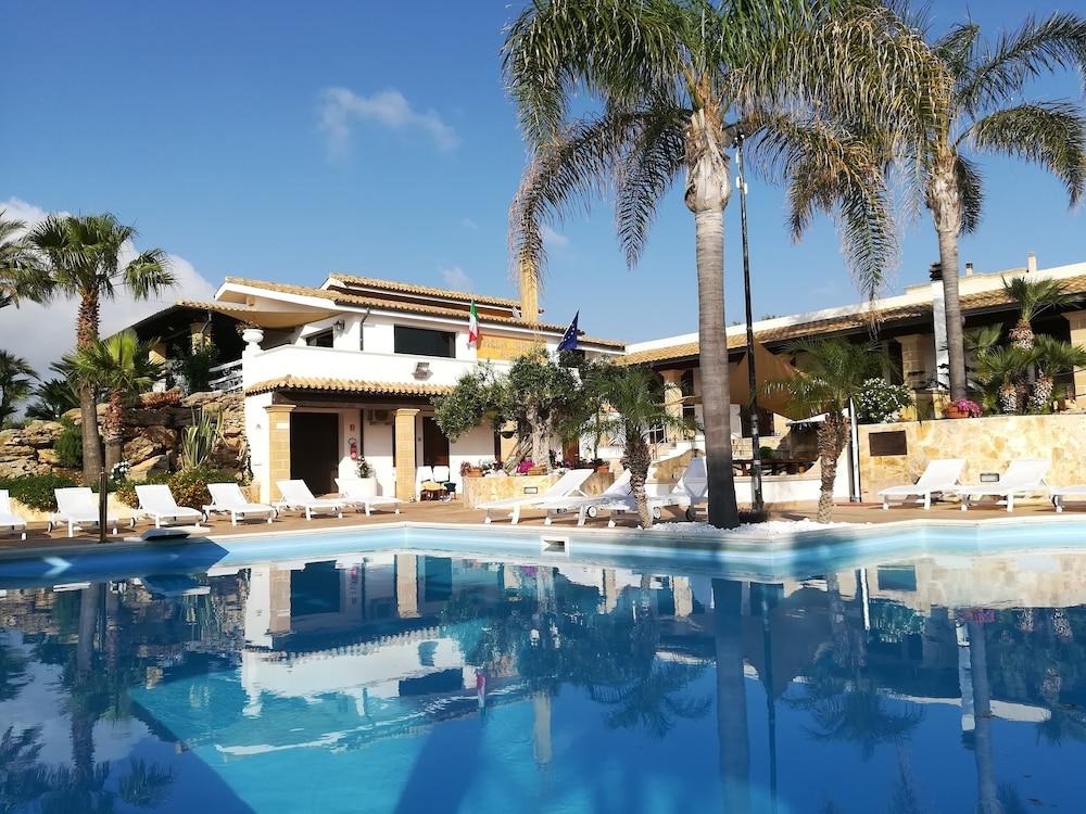 Villa Carlo Resort 마르살라 외부 사진
